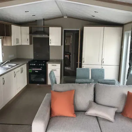 Lakes Retreat * Millom